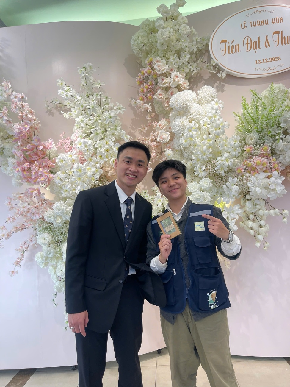 Anh Cốp cùng cô dâu